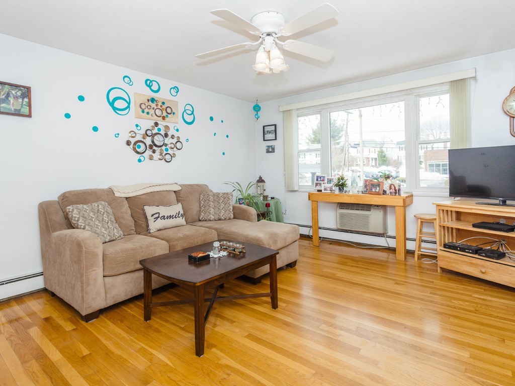 31 Warren Street, Unit 11 Waltham, MA 02453 - Photo 10 of 23