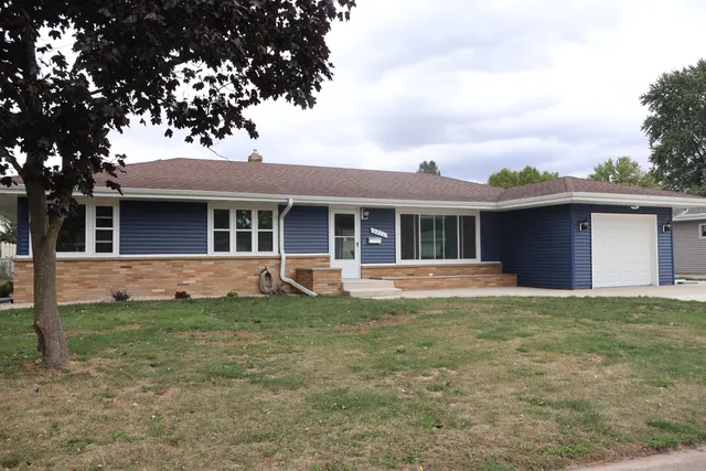 $372,000 | 2711 Hyacinth Avenue, Janesville, WI 53545