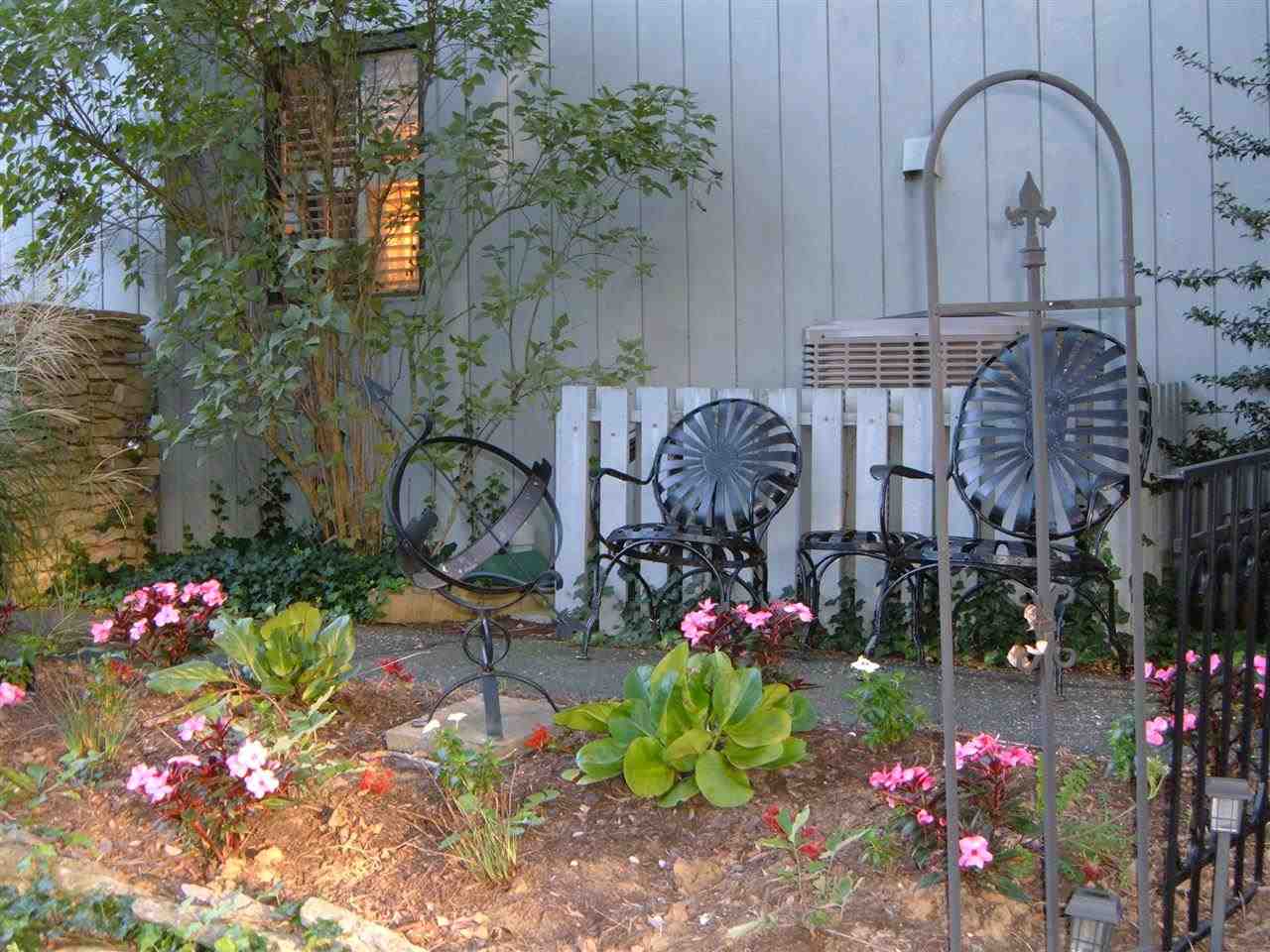 9101 South Pointe Ridge Lane, Unit 18 Bloomington, IN 47401 - Photo 13 of 17