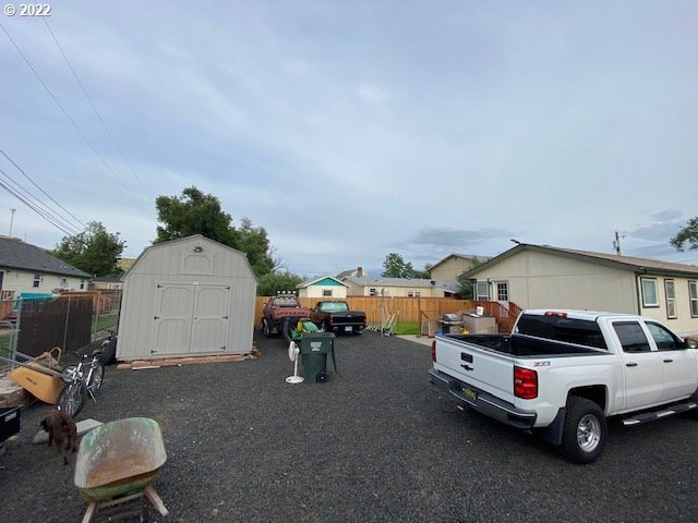 3425 Northeast Riverside Avenue Pendleton, OR 97801 - Photo 3 of 25 a car parked in front of a house