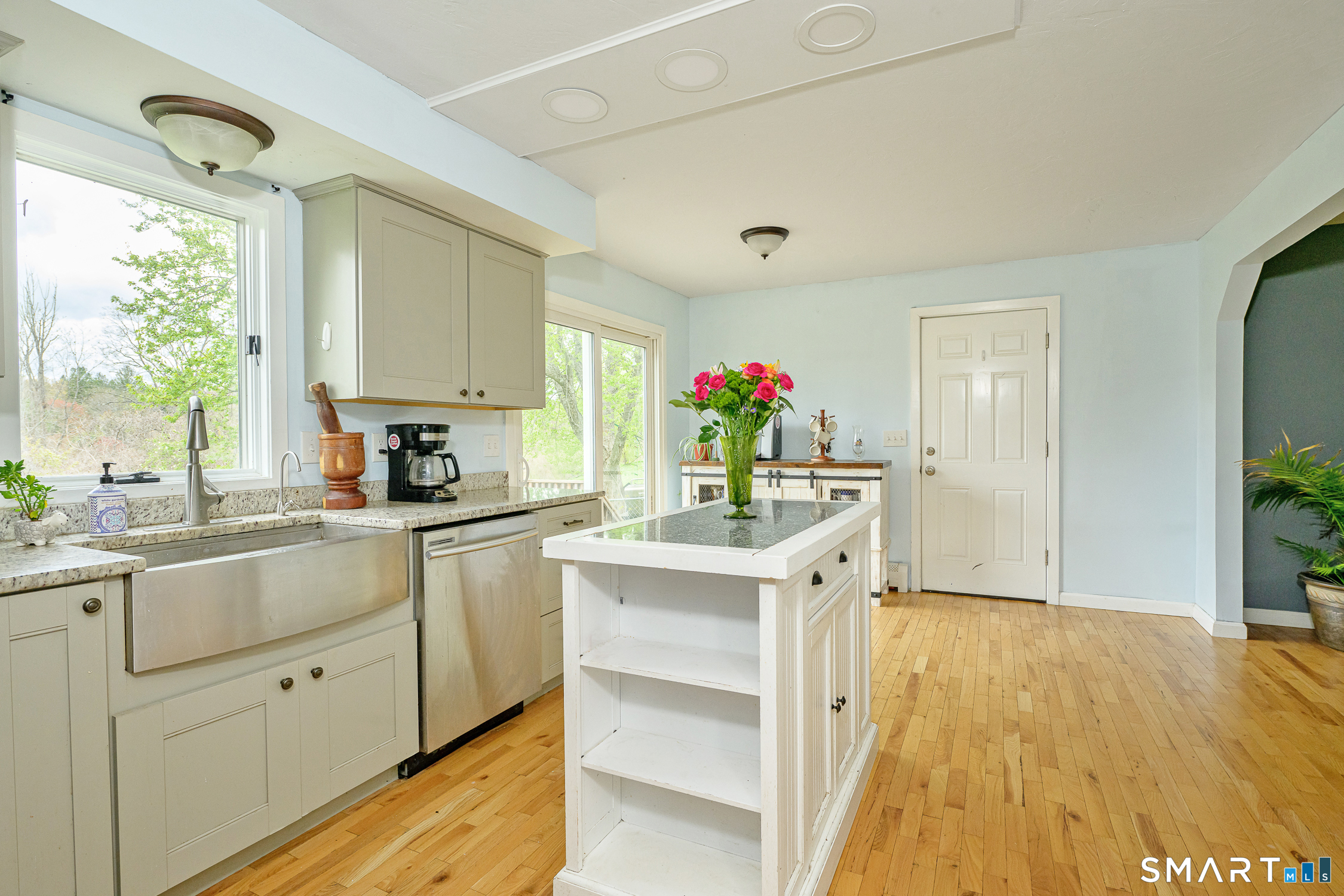 221 Quasset Road Pomfret, CT 06259 - Photo 9 of 40