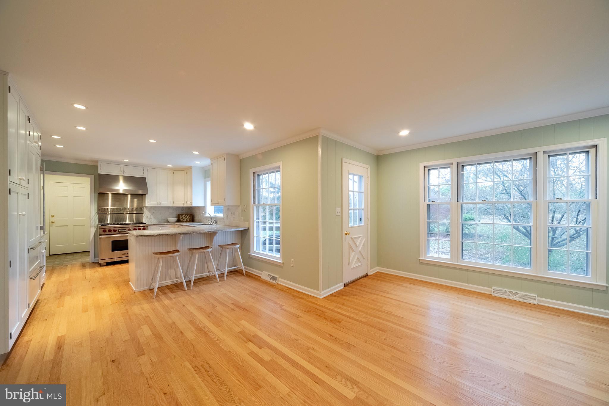 198 Penn View Drive Pennington, NJ 08534 - Photo 3 of 35