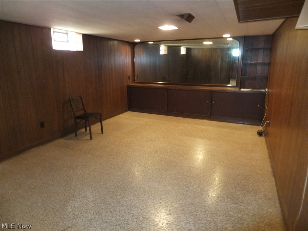 2720 Snow Road Cleveland, OH 44134 - Photo 15 of 20