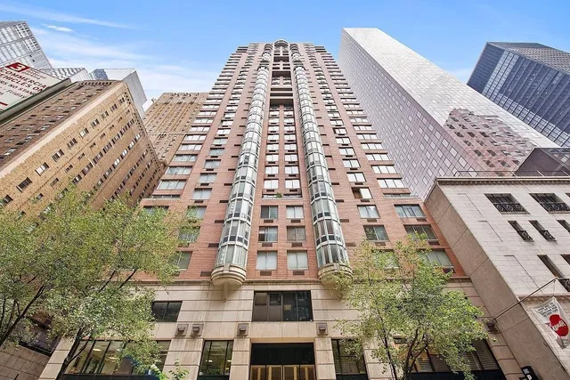 $618,000 | 145 East 48th Street, Unit 14B | Midtown East
