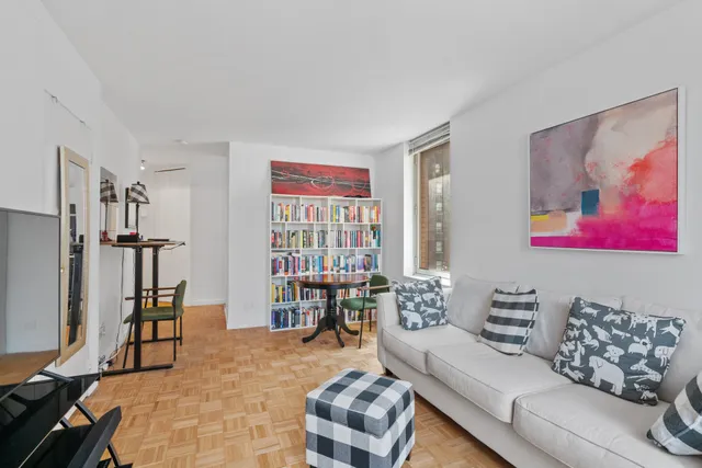 $618,000 | 145 East 48th Street, Unit 14B | Midtown East