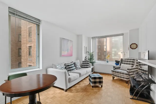 $618,000 | 145 East 48th Street, Unit 14B | Midtown East