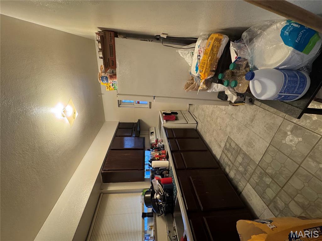 243 Chambers Road St. Louis, MO 63137 - Photo 3 of 9