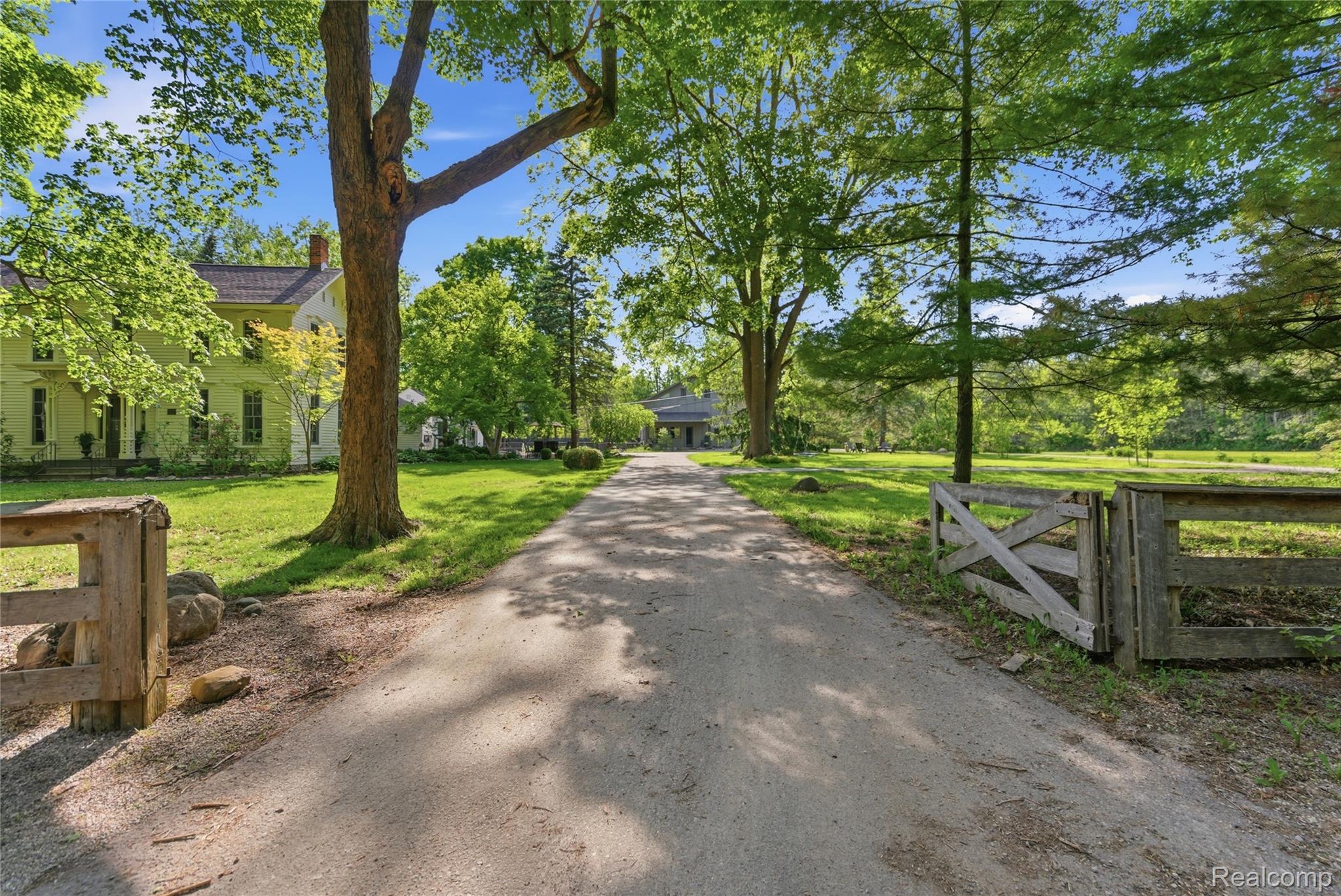 4480 Sheldon Road Rochester, MI 48306 - Photo 63 of 96 65-DSC03873.jpg