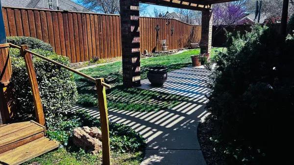 $620,000 | 913 West 9th Street, Idalou, TX 79329