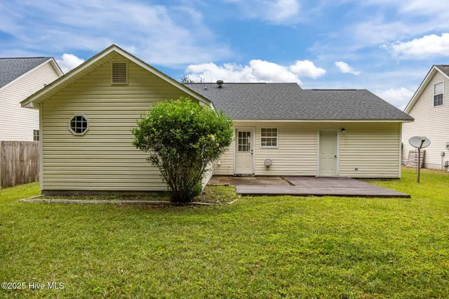 $1,600 | 105 Providence Drive, Jacksonville, NC 28546