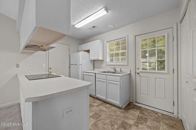 $1,600 | 105 Providence Drive, Jacksonville, NC 28546