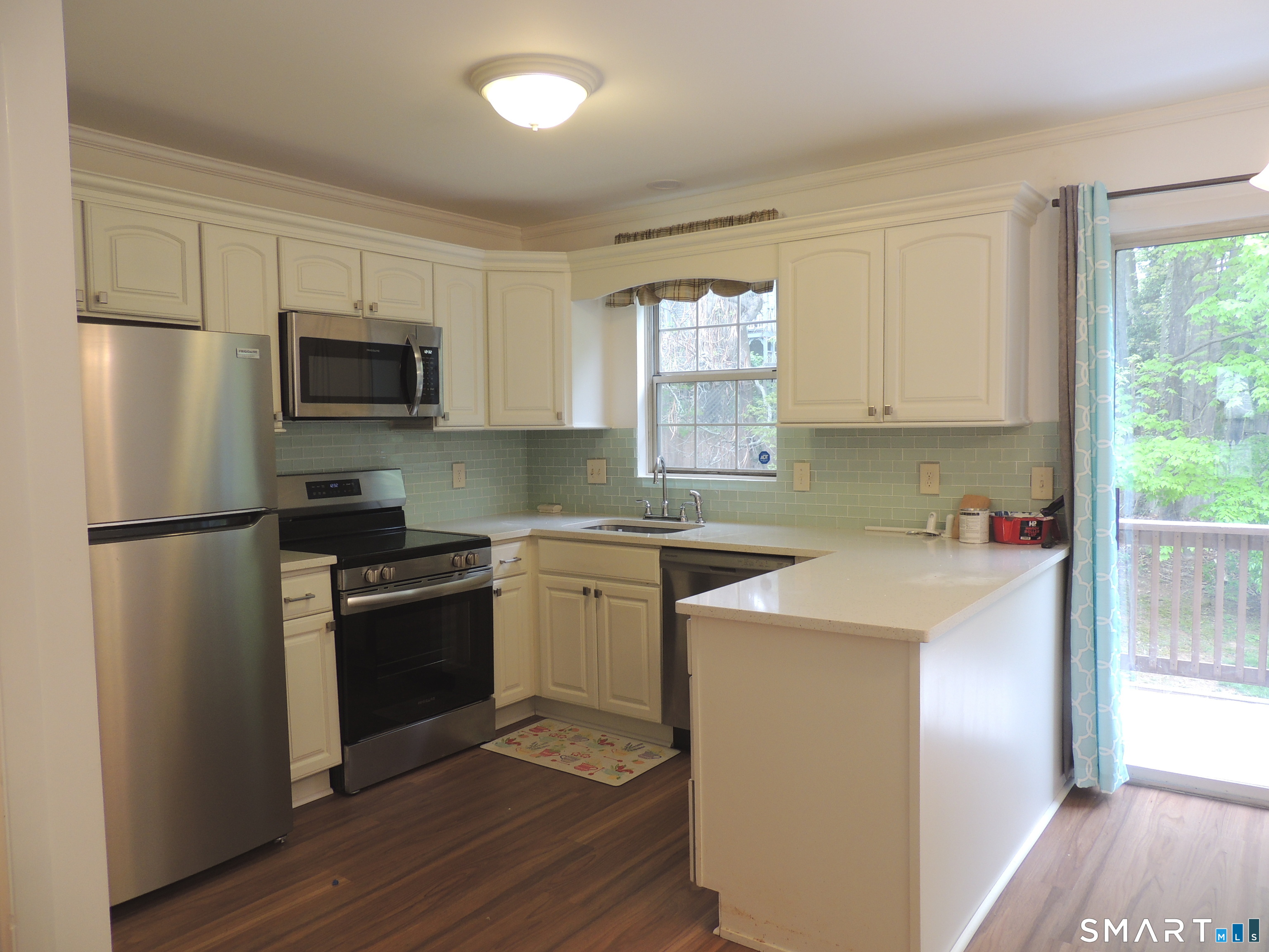241 Branford Road, Unit 256 North Branford, CT 06471 - Photo 10 of 37 Remodeled kitchen