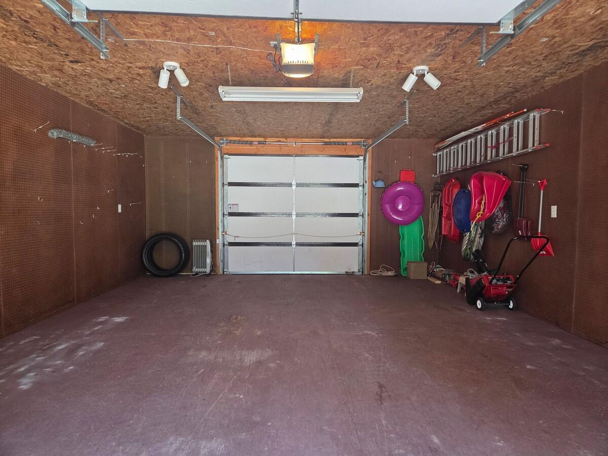 95 East Rim Road Duck Creek Village, UT 84762 - Photo 27 of 49 Garage