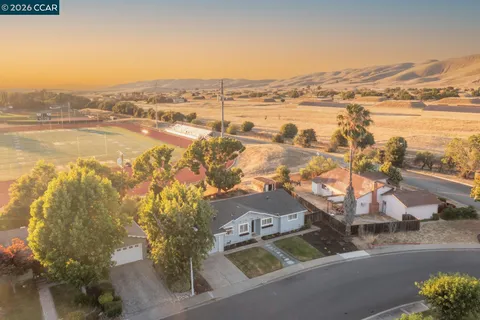 $797,000 | 1842 Woodsdale Court, Concord, CA 94521