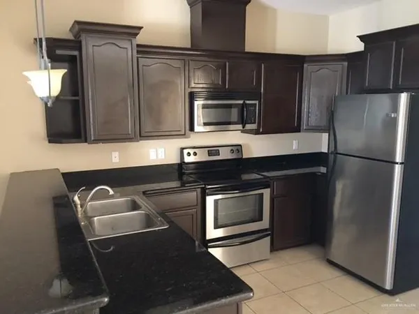 $1,100 | 1403 West Fig Avenue, Pharr, TX 78577