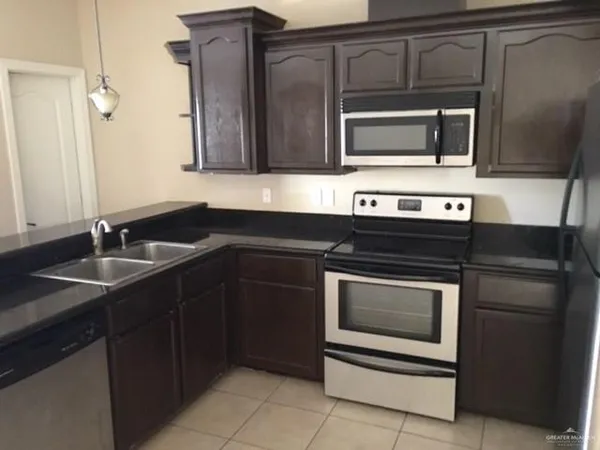 $1,100 | 1403 West Fig Avenue, Pharr, TX 78577