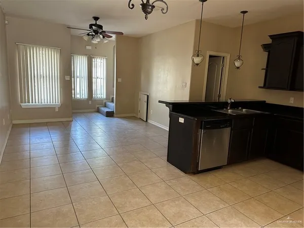 $1,100 | 1403 West Fig Avenue, Pharr, TX 78577
