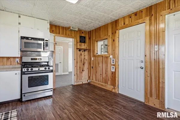 $225,000 | 35623 Davis Road, Virden, IL 62690