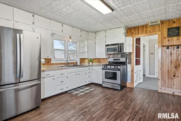 $225,000 | 35623 Davis Road, Virden, IL 62690