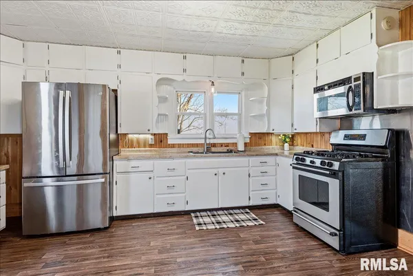 $225,000 | 35623 Davis Road, Virden, IL 62690