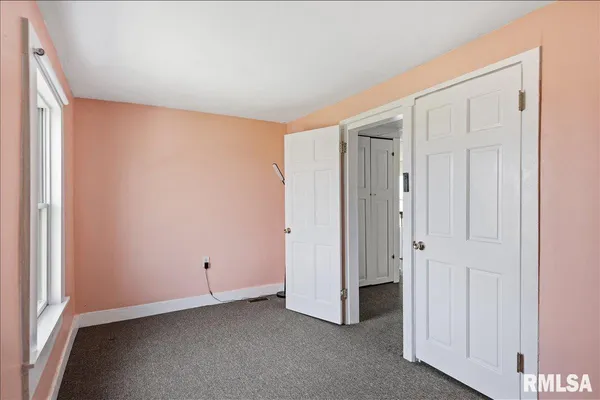 $225,000 | 35623 Davis Road, Virden, IL 62690