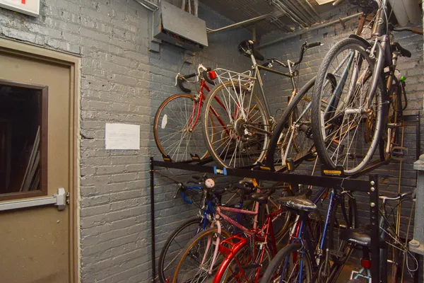 $1,025 | 4735 North Beacon Street, Unit 206, Chicago, IL 60640