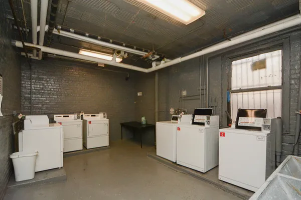 $1,025 | 4735 North Beacon Street, Unit 206, Chicago, IL 60640