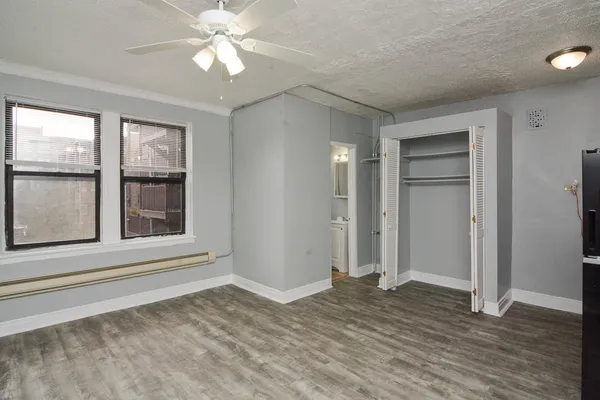 $1,025 | 4735 North Beacon Street, Unit 206, Chicago, IL 60640