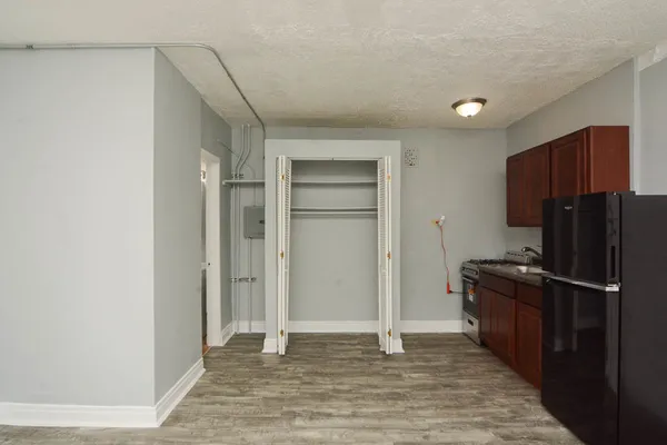 $1,025 | 4735 North Beacon Street, Unit 206, Chicago, IL 60640