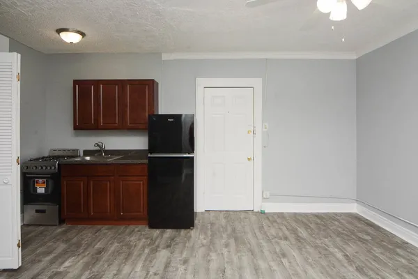 $1,025 | 4735 North Beacon Street, Unit 206, Chicago, IL 60640