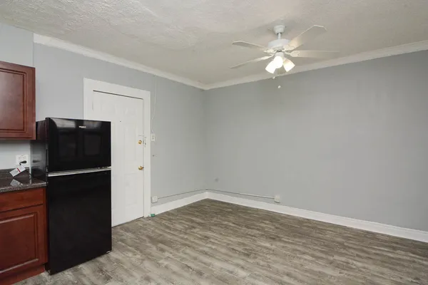 $1,025 | 4735 North Beacon Street, Unit 206, Chicago, IL 60640