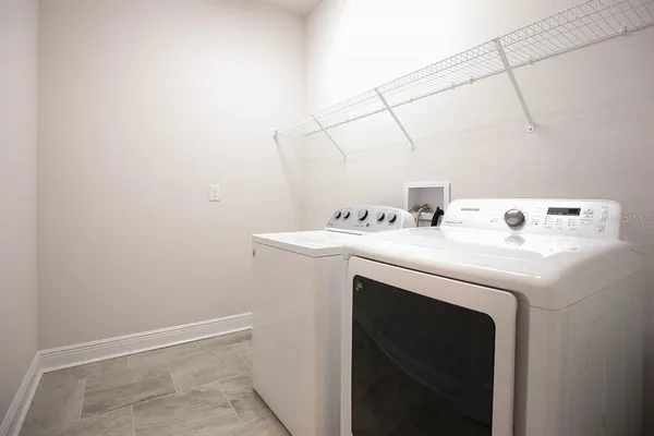 $2,700 | 13891 Kingfisher Glen Drive, Lithia, FL 33547