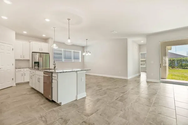 $2,700 | 13891 Kingfisher Glen Drive, Lithia, FL 33547