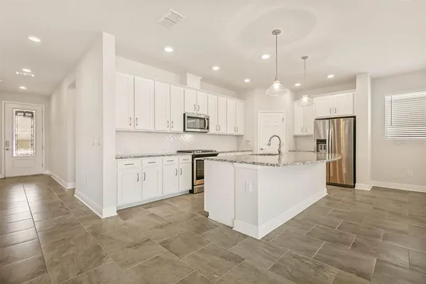 $2,700 | 13891 Kingfisher Glen Drive, Lithia, FL 33547