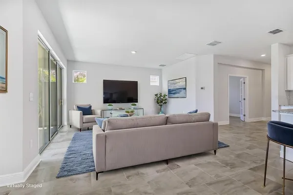 $2,700 | 13891 Kingfisher Glen Drive, Lithia, FL 33547