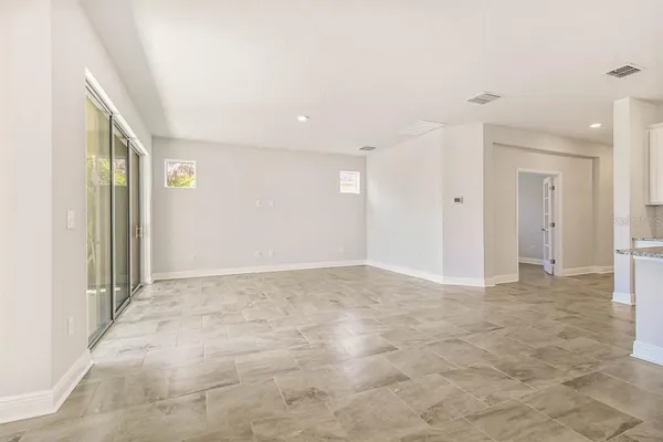 $2,700 | 13891 Kingfisher Glen Drive, Lithia, FL 33547