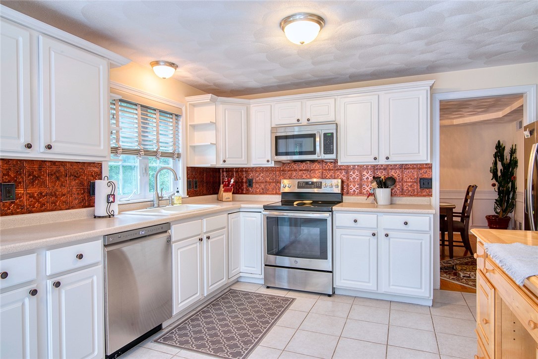 5018 Old Post Road Charlestown, RI 02813 - Photo 6 of 21