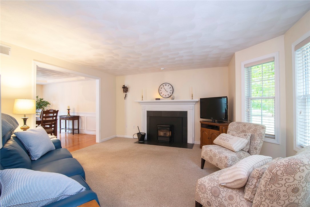 5018 Old Post Road Charlestown, RI 02813 - Photo 9 of 21