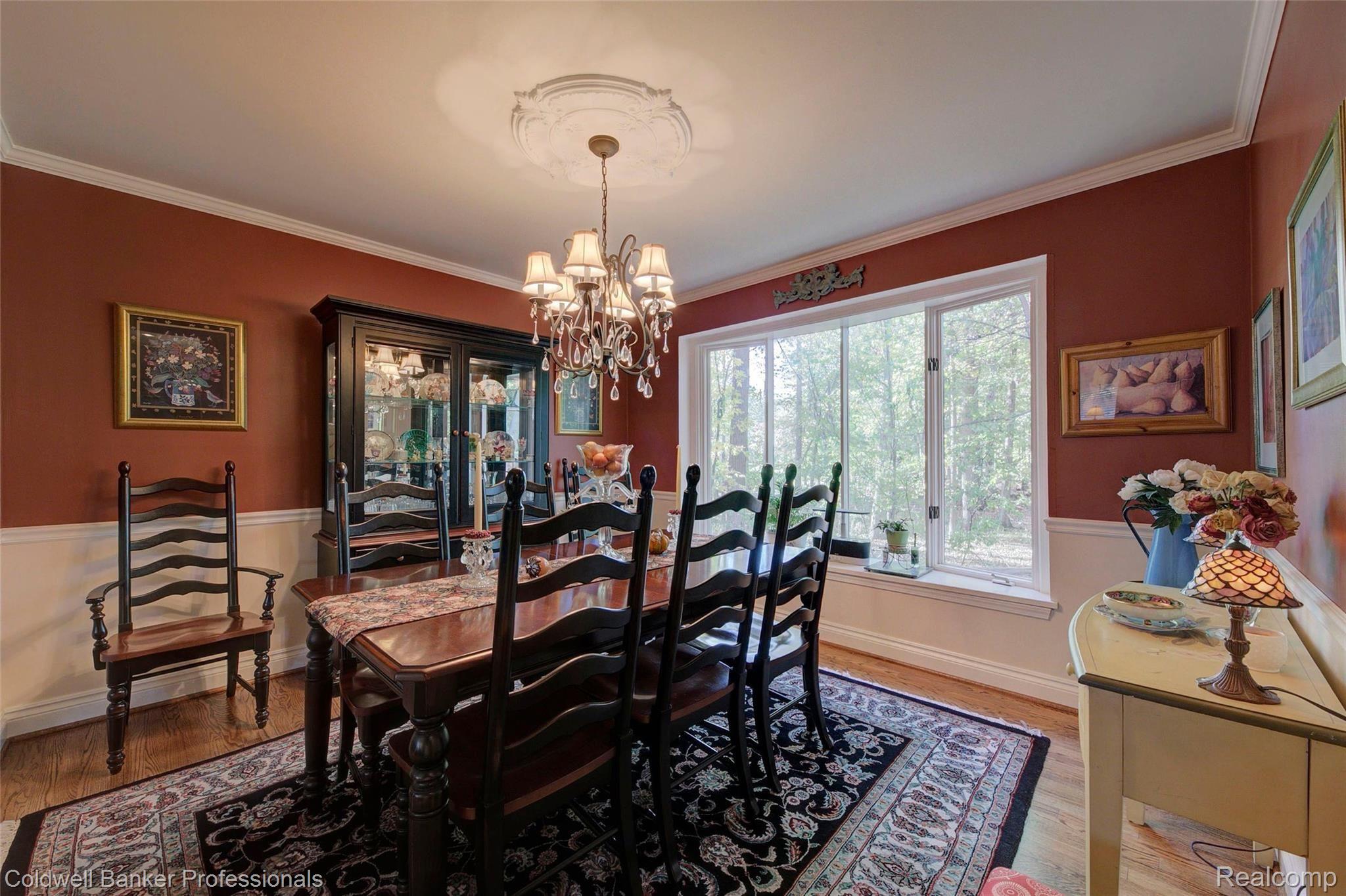 1162 Valley Stream Court Rochester, MI 48309 - Photo 15 of 58 1162 Dining Room -Bay Window.jpeg