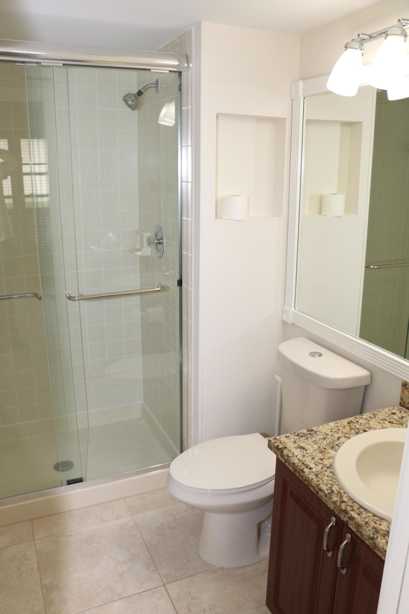 10275 Hidden Springs Court Boca Raton, FL 33498 - Photo 12 of 21 2nb Bathroom/Guest