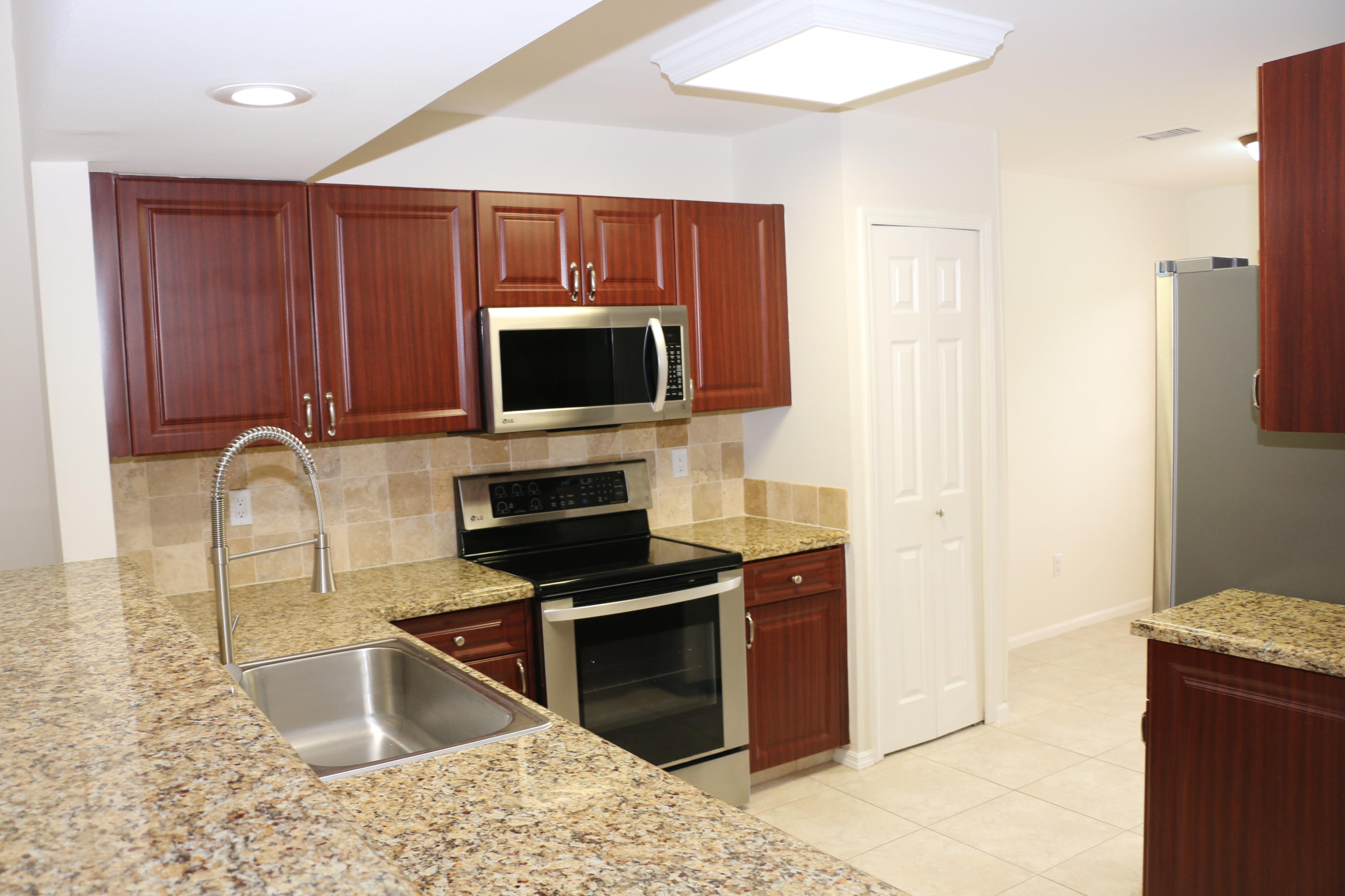 10275 Hidden Springs Court Boca Raton, FL 33498 - Photo 4 of 21 IMG_6114