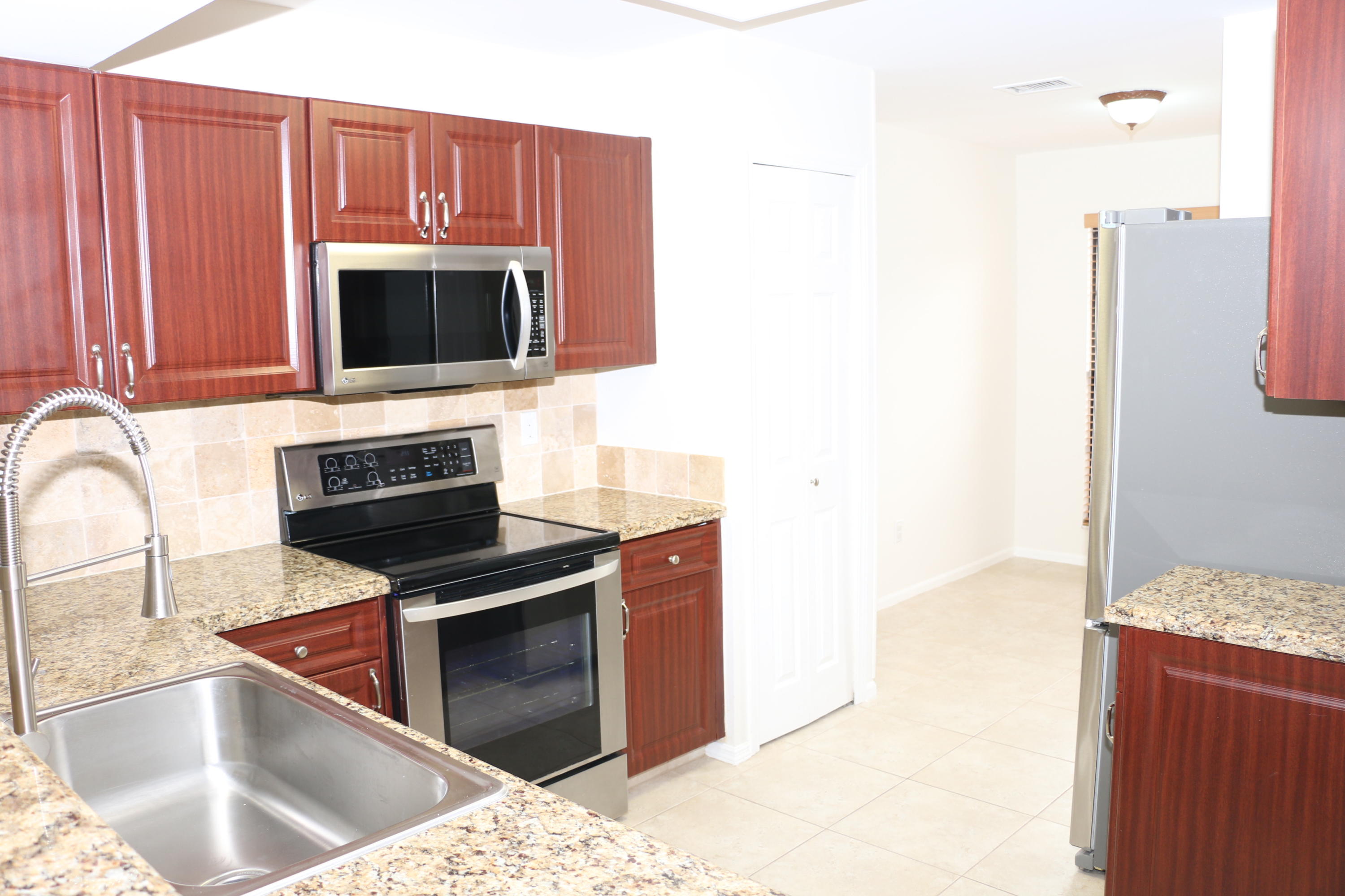 10275 Hidden Springs Court Boca Raton, FL 33498 - Photo 5 of 21 IMG_6155