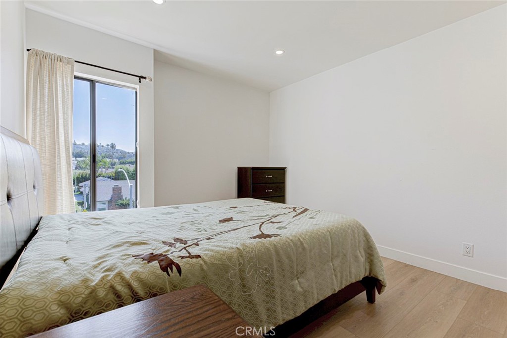 1325 Valley View Road, Unit 301 Glendale, CA 91202 - Photo 28 of 43