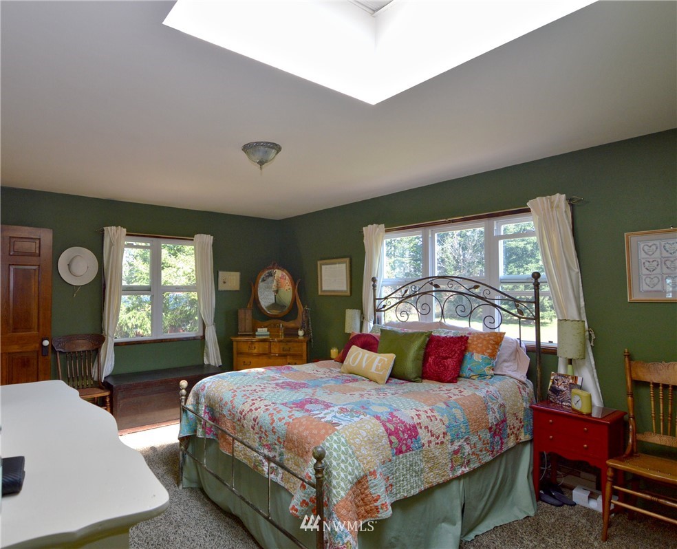 590 West Pole Road Ferndale, WA 98248 - Photo 38 of 40 a bedroom with a bed and window