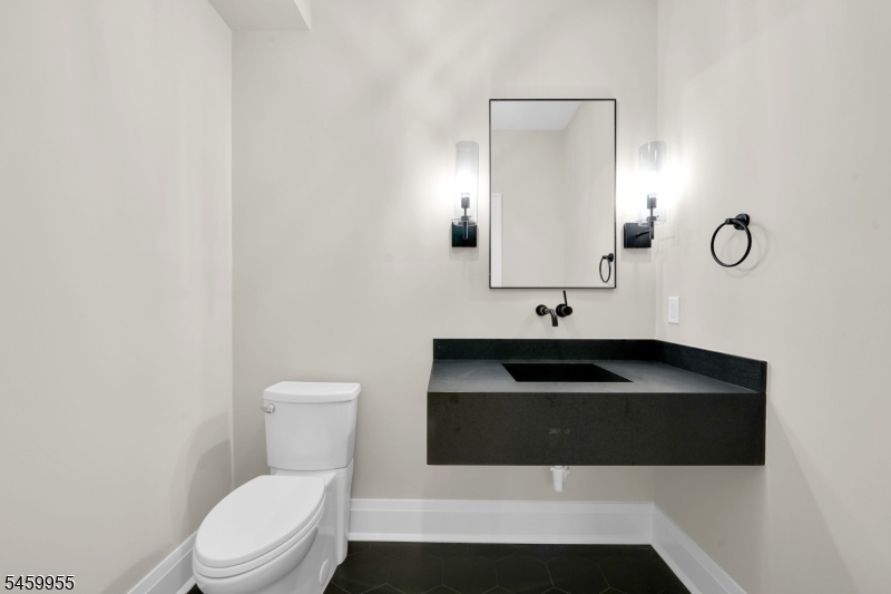 44 Hanover Road Mountain Lakes, NJ 07046 - Photo 18 of 49 Gallery Image 18