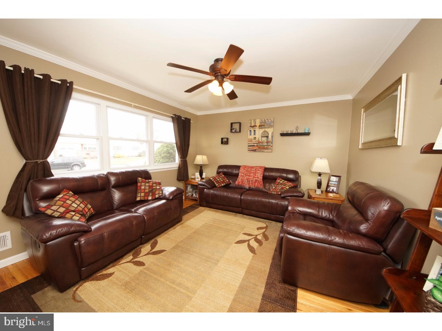 14 Claude Road Hamilton, NJ 08620 - Photo 4 of 13 Living Room