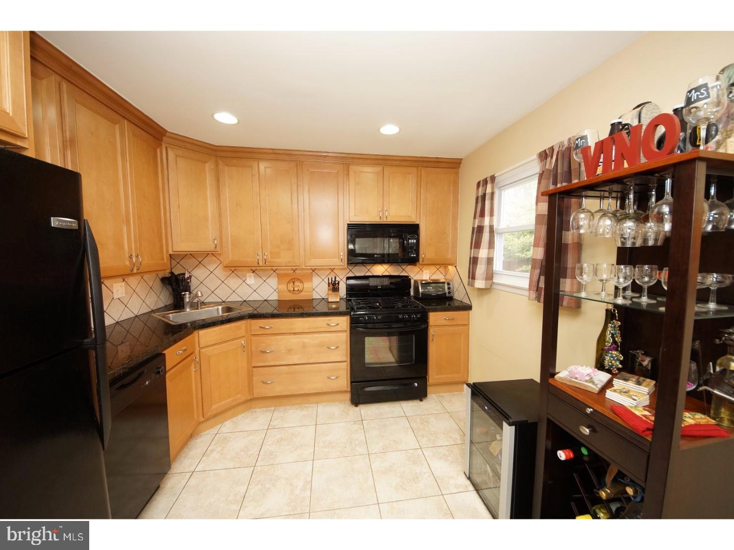 14 Claude Road Hamilton, NJ 08620 - Photo 6 of 13 Kitchen