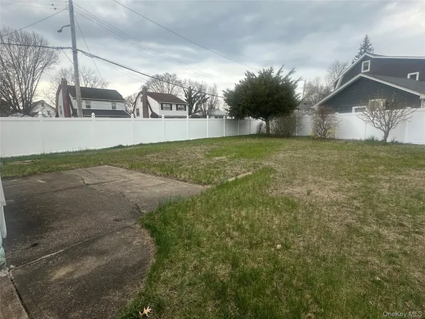 $639,900 | 462 Pearl Street, Oceanside, NY 11572