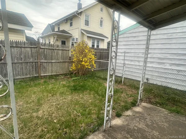 $639,900 | 462 Pearl Street, Oceanside, NY 11572