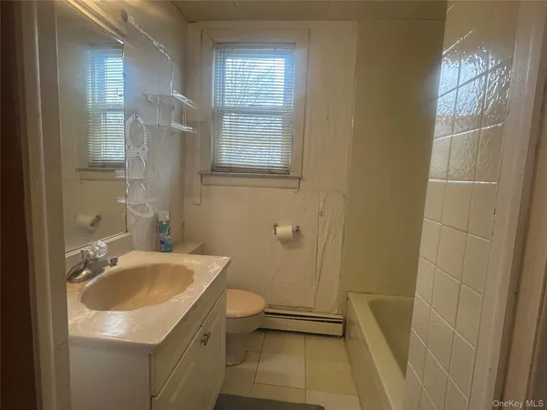 $639,900 | 462 Pearl Street, Oceanside, NY 11572